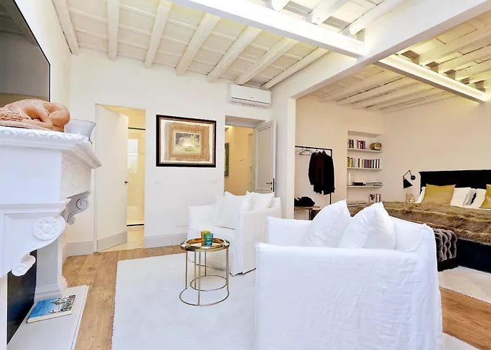 Luxury Charme Between Pantheon And Spanish Steps Apartament