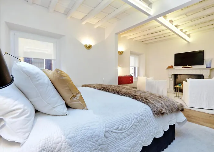 Apartament Luxury Charme Between Pantheon And Spanish Steps *