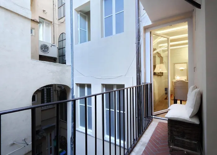 Apartament Luxury Charme Between Pantheon And Spanish Steps *